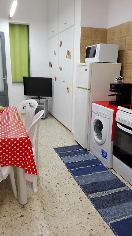 La Casa Degli Agrumi Trapani 0*,  Italia